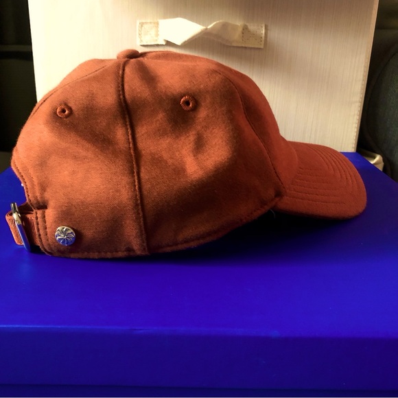 ATHLETA Triumph Kinetic Baseball Cap - ANCIENT MAHOGANY ORANGE  BROWN - One Size - Picture 1 of 8